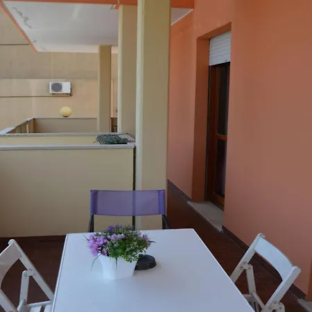 Wonderful Two Bedroom Close To The Apartment Caorle