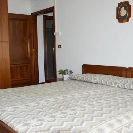 Apartment Wonderful Two Bedroom Close To The *