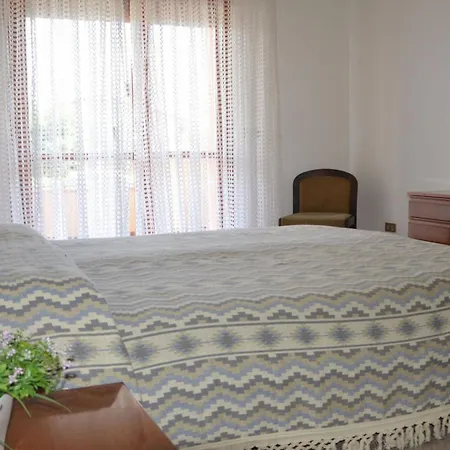 Apartment Wonderful Two Bedroom Close To The